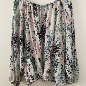 Terra & Sky 2X (20W-22W) watercolor floral peasant top